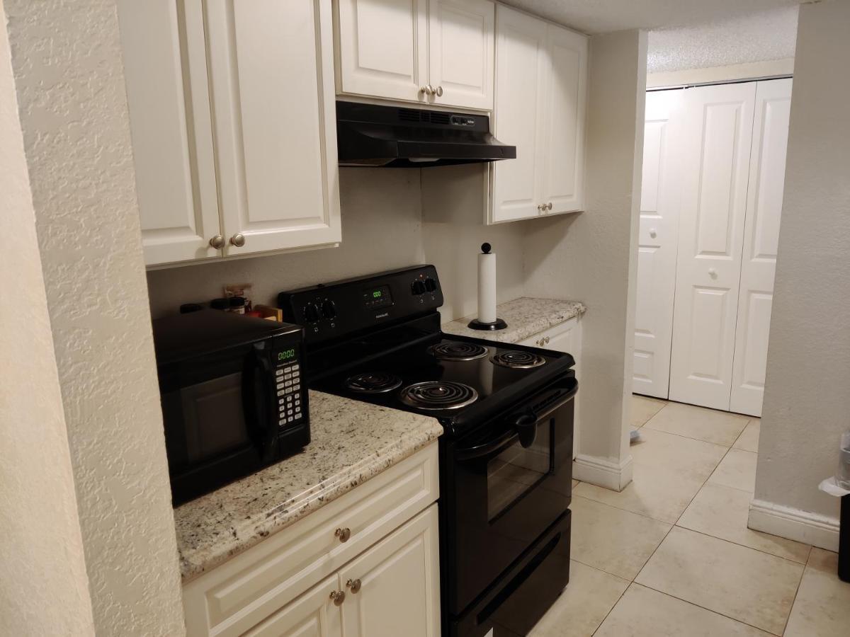 Centauri Vacation Rentals Beautiful 2-Bedroom Condo, Near All Orlando Attractions, Free Parking & Wi-Fi, King Bed, #1 Exterior foto